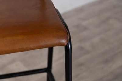 tan-bar-stool-seat